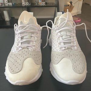 Mens Size 12 white Nike React Theioth